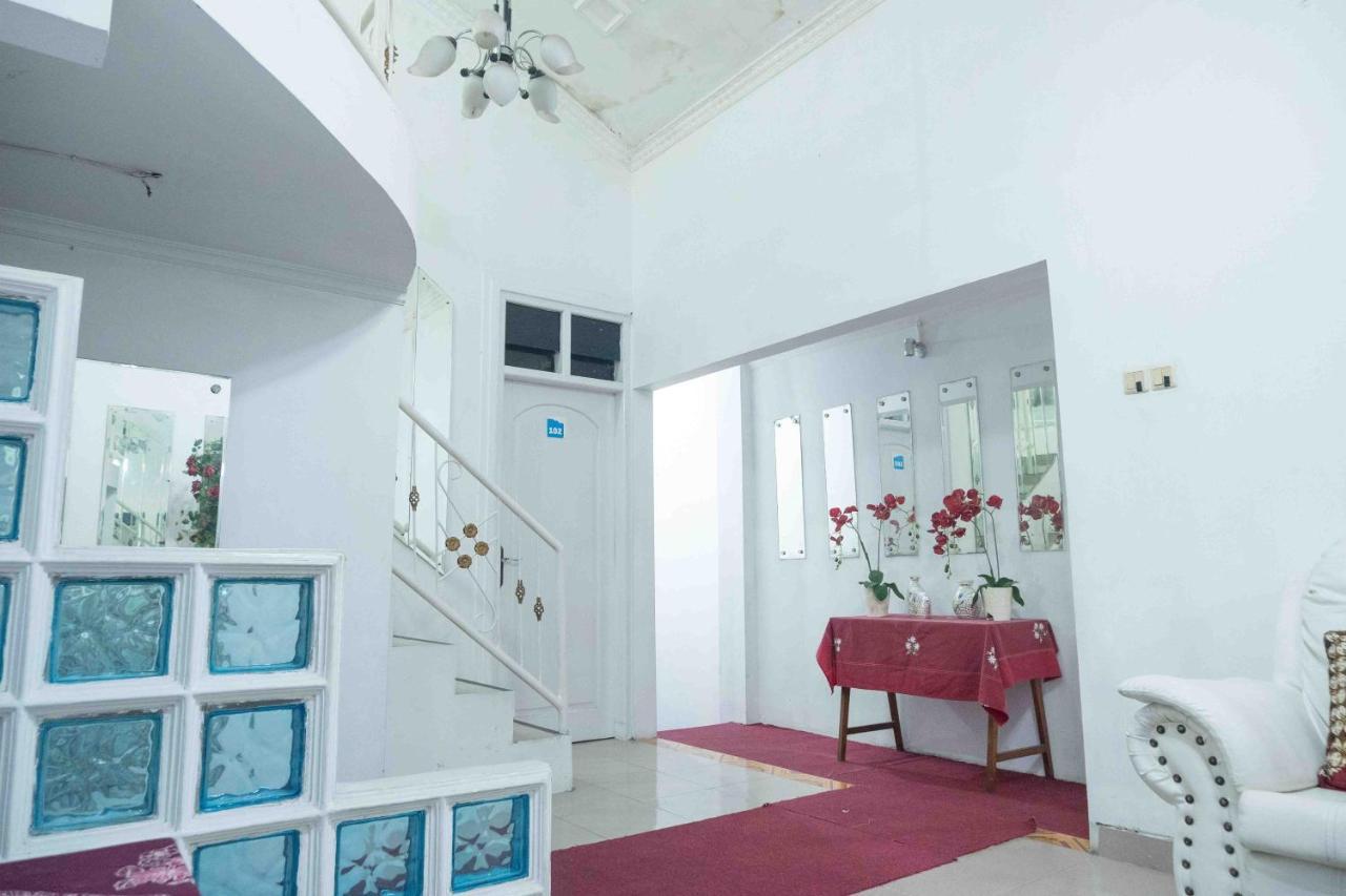 House Of Joy Sopalan Redpartner Hotell Kalasan Exteriör bild
